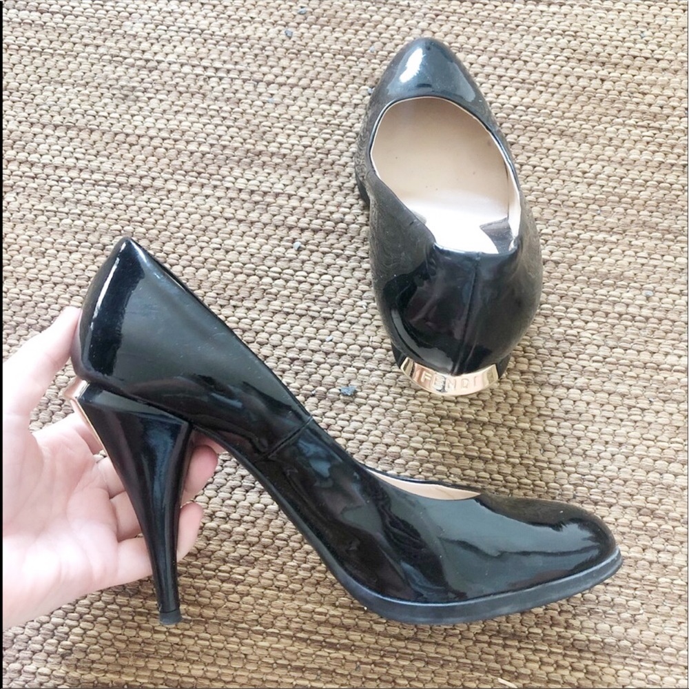 Fendi Black Patent Leather Logo Heel Pumps Sz 8.5